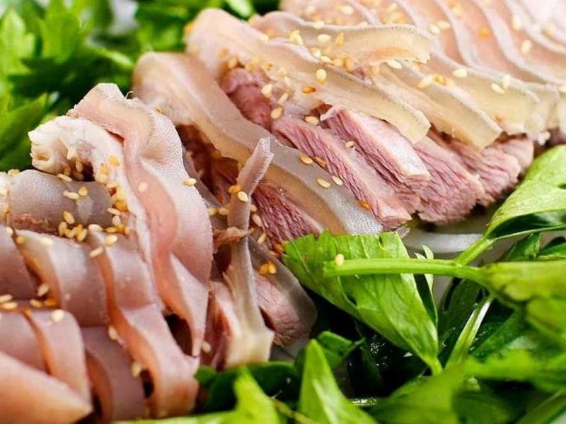 3. Hướng Dẫn Thưởng Thức Dê Ủ Trấu Nga Sơn Chuẩn Vị Sành Ăn