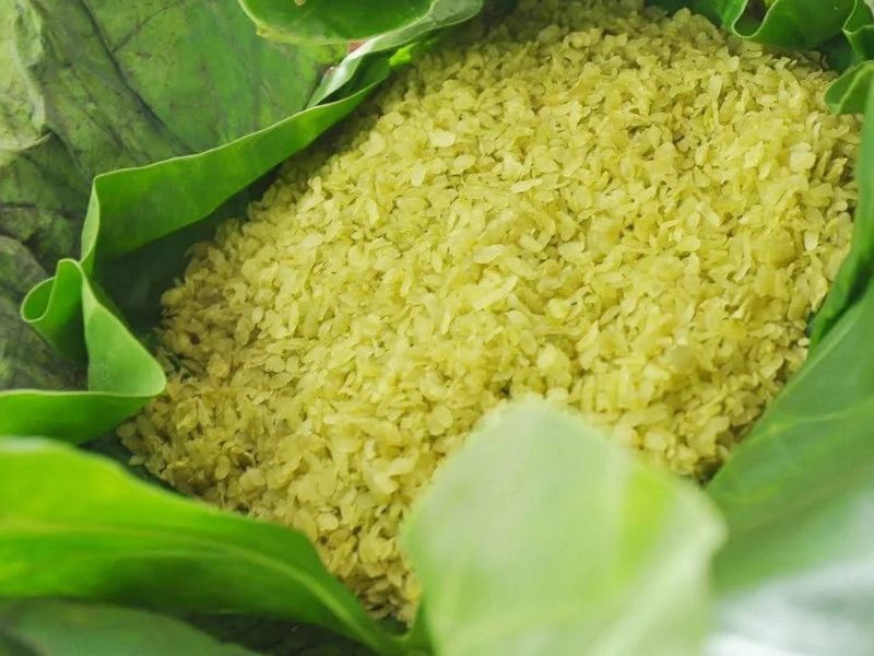Đặc Sản Hà Nội Làm Quà – Danh Mục Món Ngon Ý Nghĩa Nhất 2 Cốm mộc tươi và cốm sấy khô làng Vòng
