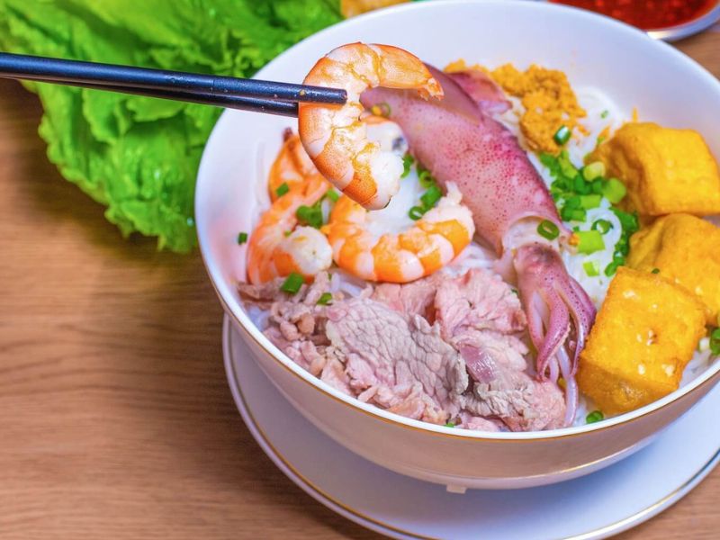 Đặc Sản Thanh Hóa – Top Món Ngon Ẩm Thực & Quà Biếu Ý Nghĩa 4 Bún hải sản Cầm Thủy và ốc đá
